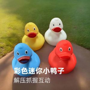 Venta Directa de Fábrica, Juguete de Pato Amarillo de Gran Tamaño Personalizado, Juguete de Vinilo para Baño, de Plástico, con Sonido, para Niños - Product Image 3