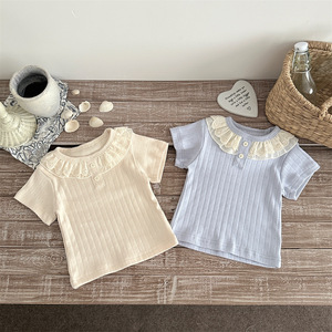 Camicetta a Costine a Maniche Corte con Colletto in Pizzo a Doppio Strato e Due Bottoni per Bambine, Collezione Estiva 2026 INS - Product Image 6