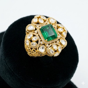 Anillo de Plata 925 con Esmeralda y Kundan, Chapado en Oro, Ajustable, Joyería Elegante para Mujer, para Fiestas Tradicionales - Product Image 1