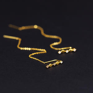 E1672 Orecchini Pendenti in Oro Bianco con Zirconi Taglio Principessa, Design Geometrico, Montatura a Griffe, Gioielli da Donna alla Moda, Stile Classico - Product Image 5