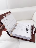 Clip de reliure en or de haute qualité pour calendrier de bureau cahier à feuilles mobiles rechargeable et dossier à feuilles mobiles avec conception personnalisée de la colonne vertébrale