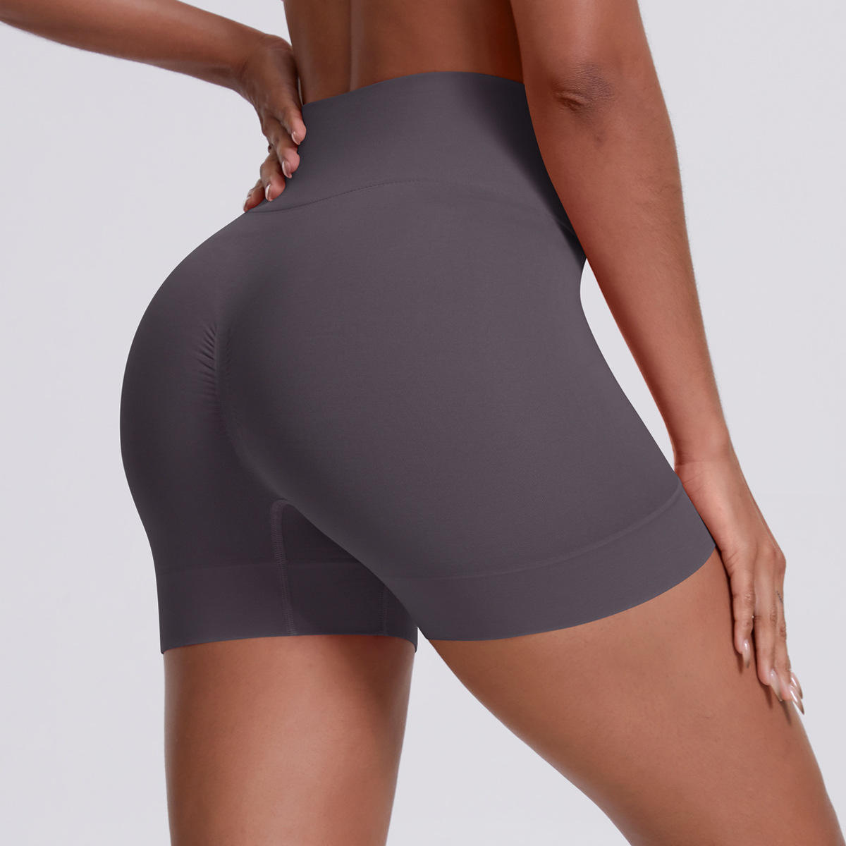 สีน้ำตาลอมเทา