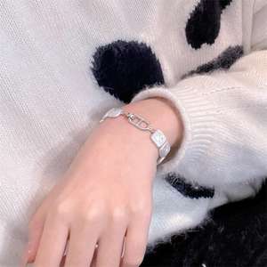 Zhuji Zhizhen's Luxurious Baroque Pearl <b>Solid</b> <b>Silver</b> <b>Bracelet</b> Unique Niche Design with Light Luxury Style - Product Image 3