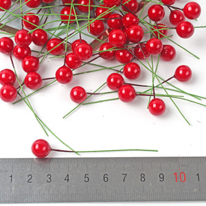 100 Uds. De bayas artificiales de Navidad, estambre de cereza de oro rojo, Mini bayas, flores, cuentas de perlas para decoración de fiesta de Navidad DIY - Product Image 5