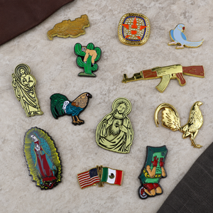 Dijes de diseño personalizados, modernos y de estilo antiguo, para mujer, con temática de béisbol, para el cabello, con logotipo metálico, tipo pin, magnéticos, de esmalte duro y blando, personalizables para Pathfinder - Product Image 3