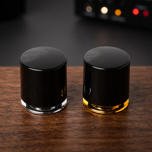Tapa de Perfume de Lujo Ness FEA15, Acabado Brillante UV, Base Negra, Dorada o Plateada, Plástico ABS Resistente, Ajuste Seguro por Fricción, Personalizable - Product Image 2