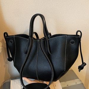 Nouveau Sac Fourre-tout Femme en Cuir PU Tendance, Sac à Bandoulière Hobo Surdimensionné de Haute Qualité avec Pompon, Sacs Fourre-tout Haut de Gamme pour Femmes - Product Image 1