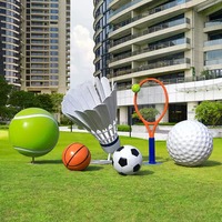 Décorations et ornements en FRP pour l'extérieur : sculptures de football, basketball, volleyball, et objets décoratifs pour filets de badminton et ballons, pour écoles et parcs.