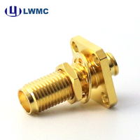 Connecteur femelle SMA LWMC 1.30 Max à souder pour câble semi-flexible et semi-rigide de 0.141 pouce, à 4 trous, montage sur bride et mur, jusqu'à 18 GHz