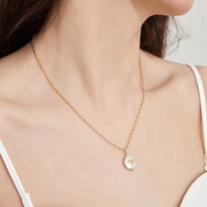 Collar Versátil de Alta Gama con Perlas Barrocas y Lámina de Oro, Estilo Francés, Simple, Natural, de Moda, con un Toque de Lujo - Product Image 3