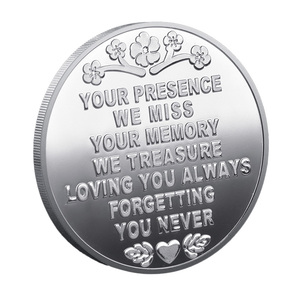 Moneda Conmemorativa <span class=keywords><strong>de</strong></span> Recuerdo en Memoria <span class=keywords><strong>de</strong></span> un Ser Querido, Artesanía en Metal, Chapada en Oro, Grabada por Ambos Lados con un Patrón Floral <span class=keywords><strong>de</strong></span> Corazón - Product Image 6