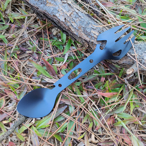 Cuillère-fourchette multifonctionnelle Xuan Rui pour l'extérieur, en acier inoxydable, portable, pour le camping, avec ouvre-bouteille, ouvre-boîte et clé - Product Image 1