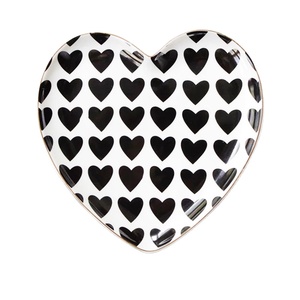 Platos de Postre Románticos en Forma de Corazón, Decoración de Mesa de Cerámica, Decoración del Hogar con Marco Dorado Geométrico en Blanco y Negro, Vajilla - Product Image 1