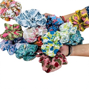 Scrunchie en coton imprimé, accessoire capillaire doux et extensible, respectueux de l'environnement et doux pour le cuir chevelu, accessoires de mode - Product Image 1