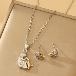 Collana con ciondolo da donna in oro semplice multicolore, design a cuore con bambina che abbraccia un cane, regalo di tendenza, realizzata in lega con perle, catena per maglione - Product Image 4