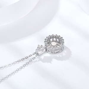 จี้มอสซาไนต์แฟชั่นทันสมัย ขนาดเล็ก สไตล์จีน 0.5 กะรัต สี D เงินแท้ ประณีต หรูหรา พรีเมียม สร้อยคอเครื่องประดับมอสซาไนต์ - Product Image 5