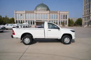 New Classic-Style Foton Tunland G7 Mini <strong>Truck</strong> 4X4 Euro3 Diesel Van Rear Camera Touch Screen Automatic AC 1-10t Load <=5000kg GVW - Product Image 4