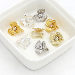 Color-preserving 14k <b>gold</b>-plated diamond-encrusted three-petal flower clip fastener, placket <b>button</b>, universal DIY jewelry - Product Image 4