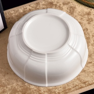 Vente en gros Allemagne – Ensemble de vaisselle domestique en céramique blanche pure style Rococo, comprenant des bols à riz - Product Image 4