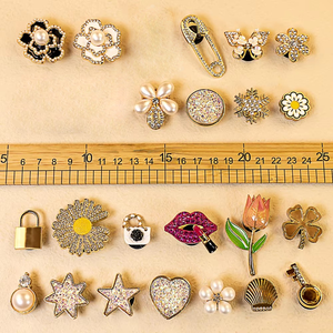 Abalorio de Metal acrílico de lujo personalizado para zapatos, venta al por mayor, abalorio para zapatos con lazo de perlas, accesorios de joyería, zuecos DIY, amuleto para zapatos de Cenicienta a granel - Product Image 3