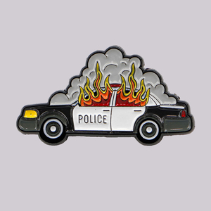 เข็มกลัดเคลือบเงา "Burning 0 Car" สำหรับผู้ชื่นชอบการเมือง เข็มกลัดติดเสื้อ ป้ายเข็มกลัด อุปกรณ์ตกแต่งเสื้อผ้า ของขวัญเครื่องประดับตลกๆ - Product Image 1