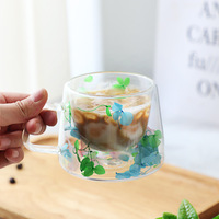 Mug à café à double paroi en verre borosilicate de 200 ml, design simple, mug à café en verre à double paroi, mug en verre à double paroi avec fleurs séchées