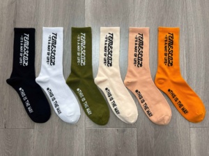 Chaussettes de sport respirantes en coton anti-transpiration pour la course à pied - Product Image 6