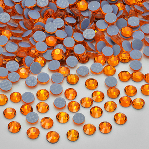 Venta al por mayor SS16 <span class=keywords><strong>Pegamento</strong></span> <span class=keywords><strong>de</strong></span> fusión en caliente <span class=keywords><strong>de</strong></span> alta calidad Diamantes <span class=keywords><strong>de</strong></span> imitación sueltos Diamantes <span class=keywords><strong>de</strong></span> imitación <span class=keywords><strong>de</strong></span> vidrio Hot-Fix a granel para prendas <span class=keywords><strong>de</strong></span> vestir - Product Image 3