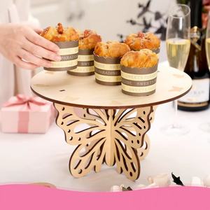Support à gâteau en bois en forme de papillon - Centre de table décoratif pour mariage, anniversaire, collation, fête - Product Image 3