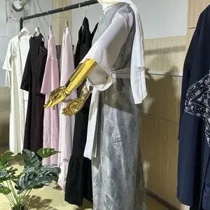 2023 베스트 셀러 겸손한 아바야 드레스 두바이 디자인 자수 벨 슬리브 이슬람 민족 의류 이슬람 여성 UC-X001