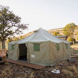 Tente de camping en toile africaine Chenya CY22-2, abri safari à deux poteaux, une chambre, quatre saisons, imperméable 3000 mm, pour 6 à 20 personnes, vente en gros - Product Image 1
