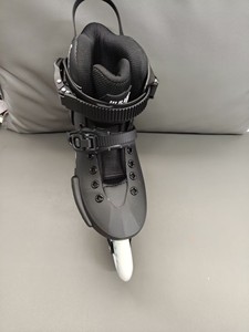 <span class=keywords><strong>Patines</strong></span> en Línea Profesionales de <span class=keywords><strong>Tres</strong></span> <span class=keywords><strong>Ruedas</strong></span> Grandes para Carreras, <span class=keywords><strong>Patines</strong></span> de Doble Uso para Freestyle, Equipados con Carcasa de PP y <span class=keywords><strong>Ruedas</strong></span> con Luces - Product Image 6