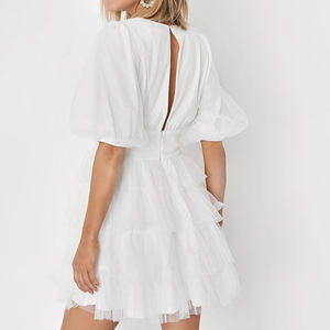 <span class=keywords><strong>Abito</strong></span> da donna personalizzato OEM di alta qualità a pois tinta unita con scollo a V <span class=keywords><strong>Tulle</strong></span> manica <span class=keywords><strong>Mini</strong></span> <span class=keywords><strong>Mini</strong></span> <span class=keywords><strong>abito</strong></span> multistrato - Product Image 3