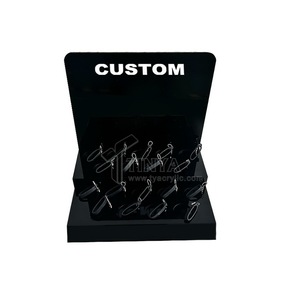 แท่นโชว์อะคริลิคแบบกำหนดเองสำหรับสินค้าขนาดเล็ก สีดำใส สำหรับวางบนเคาน์เตอร์ พร้อมพิมพ์โลโก้ - Product Image 6