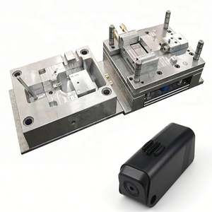 Fabrication de moules en plastique personnalisés pour petites pièces automobiles - Product Image 2