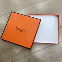 CHING TA Boîte à vêtements de luxe en papier plat personnalisé Emballage avancé pour emballage de vêtements et de chaussettes avec fourrure