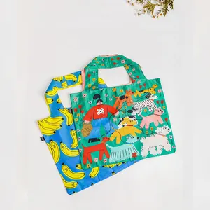 Tas jinjing nilon lipat cetak seni pisang buah kustom tas belanja tahan air dapat dipakai ulang dengan Logo kustom
