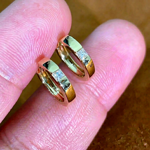Xinfly 18K <b>Solid</b> <b>Gold</b> Hoop <b>Huggie</b> Earrings Princes Cut Natural Diamond Classic Style Unisex Wedding Earrings - Product Image 1