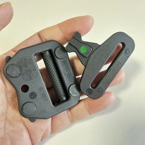 مشبك تكتيكي قابل للتعديل ومقاوم للماء وسريع التحرير وعازل للحرارة وقابل للفصل لحزام الأمان - Product Image 3