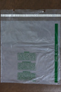 Durable High Quality New PE Vietnam mailer wicket <b>bag</b> For Shipping packaging Made from 100% PE material - Product Image 2