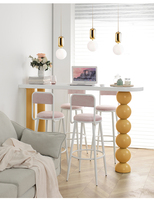 Ensemble table et chaises de bar en bois massif crème de luxe moderne et léger finition peinture de cuisson pour restaurants