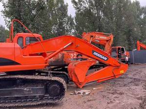 รถขุด DOOSAN DH220 มือสอง 22 ตัน เครื่องยนต์คัมมินส์ ปั๊มไฮดรอลิกคาวาซากิ มอเตอร์ วาล์ว KYB ชั่วโมงการใช้งานต่ำ สภาพ 90% ใหม่ ราคาแข่งขัน ปี 2023 - Product Image 4