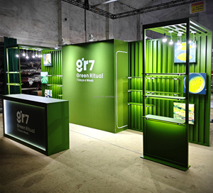 Stand Personalizable de 10x20 pies para Ferias Comerciales con Fondo LED, Caja de Luz de Tela SEG, Marco de Aluminio, Reutilizable para Exposiciones - Product Image 3