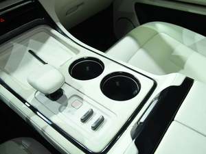 Roxmotor, Auto Nuevo, ROX Adamas, SUV EREV de Lujo Todoterreno, 1115 km de Autonomía, Versión Adaptada para Oriente Medio, 2026, Rox 01 - Product Image 5