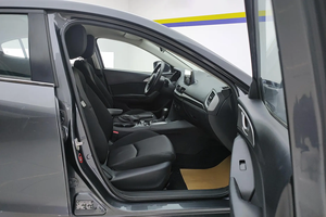 Auto Usado Barato, <span class=keywords><strong>Mazda</strong></span> <span class=keywords><strong>3</strong></span> Axela <span class=keywords><strong>2017</strong></span>, 1.5L Sedán, Autos Usados para Exportación - Product Image 5