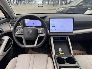 USD 2025 BYD YUAN UP 401KM BEYOND EDITION SUV de 5 Puertas y 5 Asientos, Eléctrico Puro, Full Opción, 2WD para Uso Personal, Blanco sobre Blanco - Product Image 4