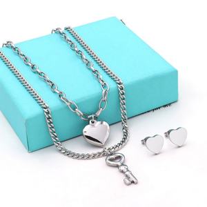 Ensemble de colliers tendance en acier inoxydable plaqué or 18 carats anti-ternissement avec pendentif cœur et clé, idéal pour mariage ou soirée, pour femmes et jeunes filles - Product Image 4