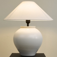 Lampe de table en céramique blanche simple avec abat-jour en tissu léger de style japonais, décoration LED, lampes de bureau