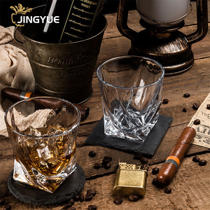 Decantador de Whisky de Cristal Personalizado con Grabado Láser y Juego de Vasos en Caja de Madera de Lujo para Hombres y <span class=keywords><strong>Padres</strong></span> - Product Image 5