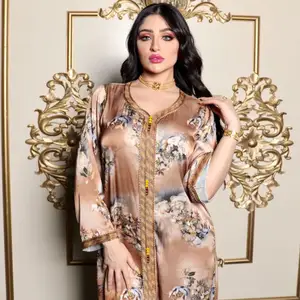 2022 جديد العباءة فستان ستان مع أنماط الأزهار فضفاضة متواضع عباءة الملابس الإسلامية